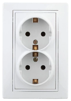 Розетка 2-м СП Plano 1-208-01 16А IP20 250В 2х2P+E Schuko защ. шторки бел. Intro Б0053933