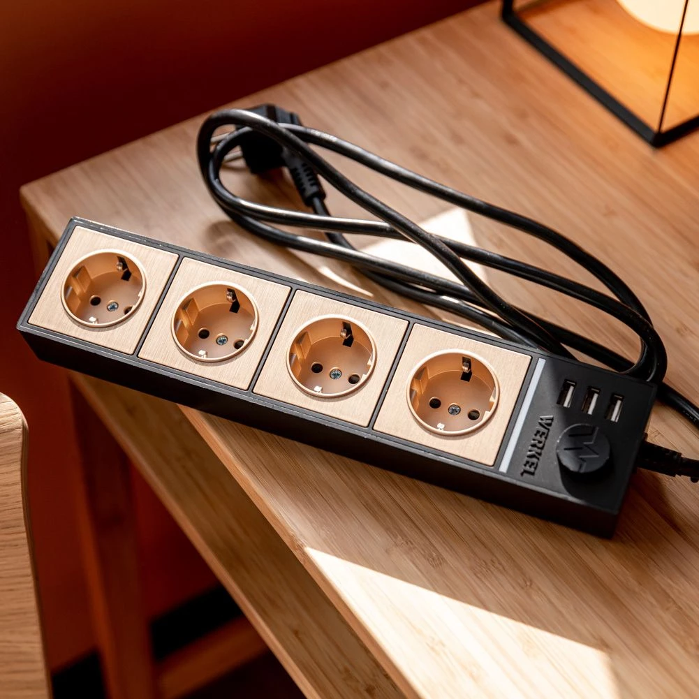 Розеточный блок 4-х местный + 3 USB черный/шампань рифленый W6514944 11