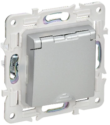 Розетка 1-м SKANDY 16А IP44 с заземл. защ. шторки с крышкой SK-R11S серебр. IEK SK-R16-16-44-K23